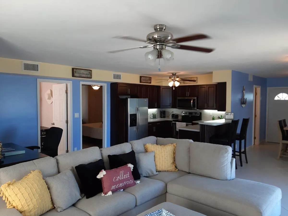 The Lookout At Coral Beach Apartment Freeport