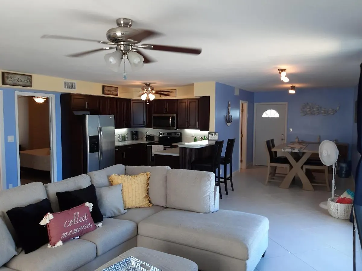 The Lookout At Coral Beach Apartment Freeport